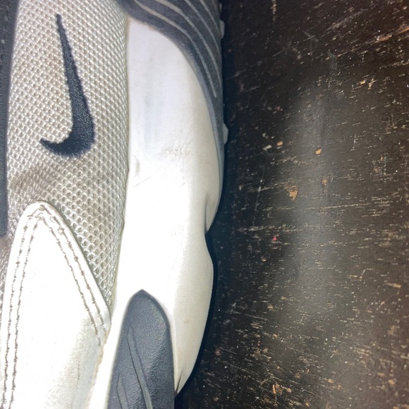 Nike Zoom Men's Black and White Sneakers - Picture 9 of 13